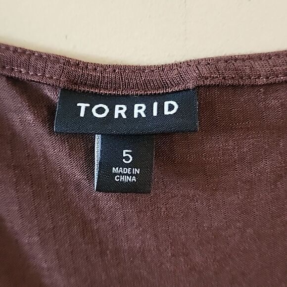 Beautiful Torrid top size 5 NWOT - Picture 3 of 5